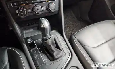 Volkswagen Tiguan 2018 2.0 гидро в Москве № 1281596, миниатюра 12
