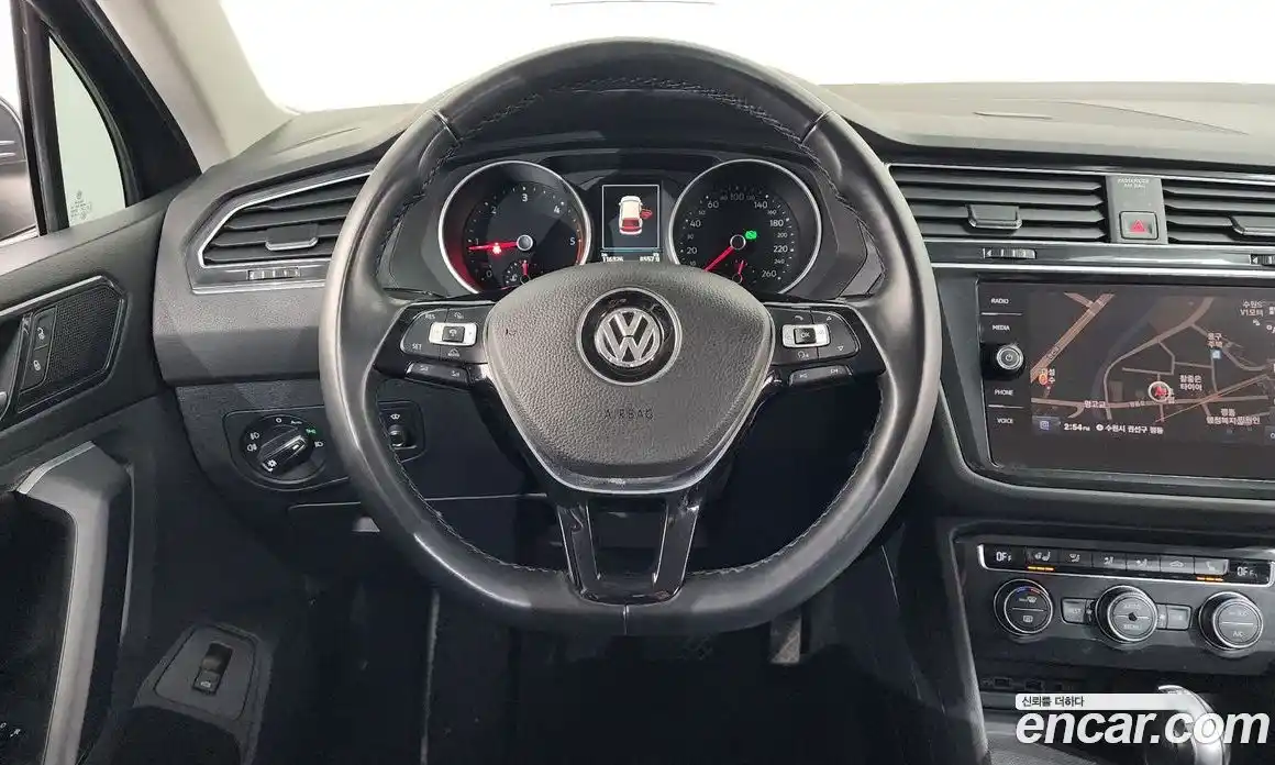 Volkswagen Tiguan 2018 2.0 гидро в Москве № 1281596, фото 19