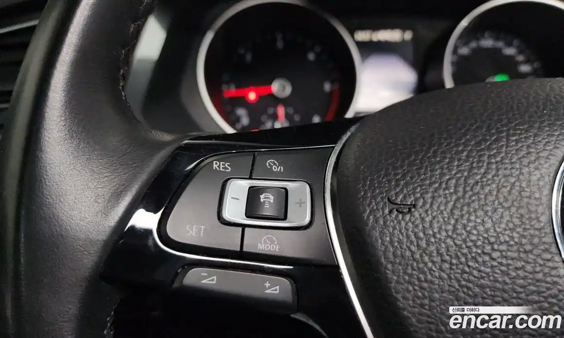 Volkswagen Tiguan 2018 2.0 гидро в Москве № 1281596, фото 22