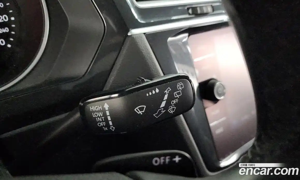 Volkswagen Tiguan 2018 2.0 гидро в Москве № 1281596, фото 30