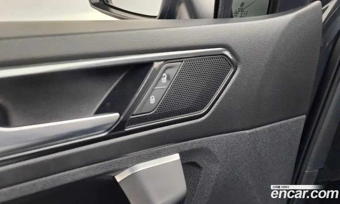Volkswagen Tiguan 2018 2.0 гидро в Москве № 1281596, фото 36