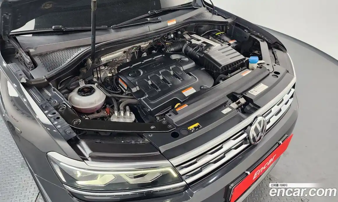Volkswagen Tiguan 2018 2.0 гидро в Москве № 1281596, фото 6
