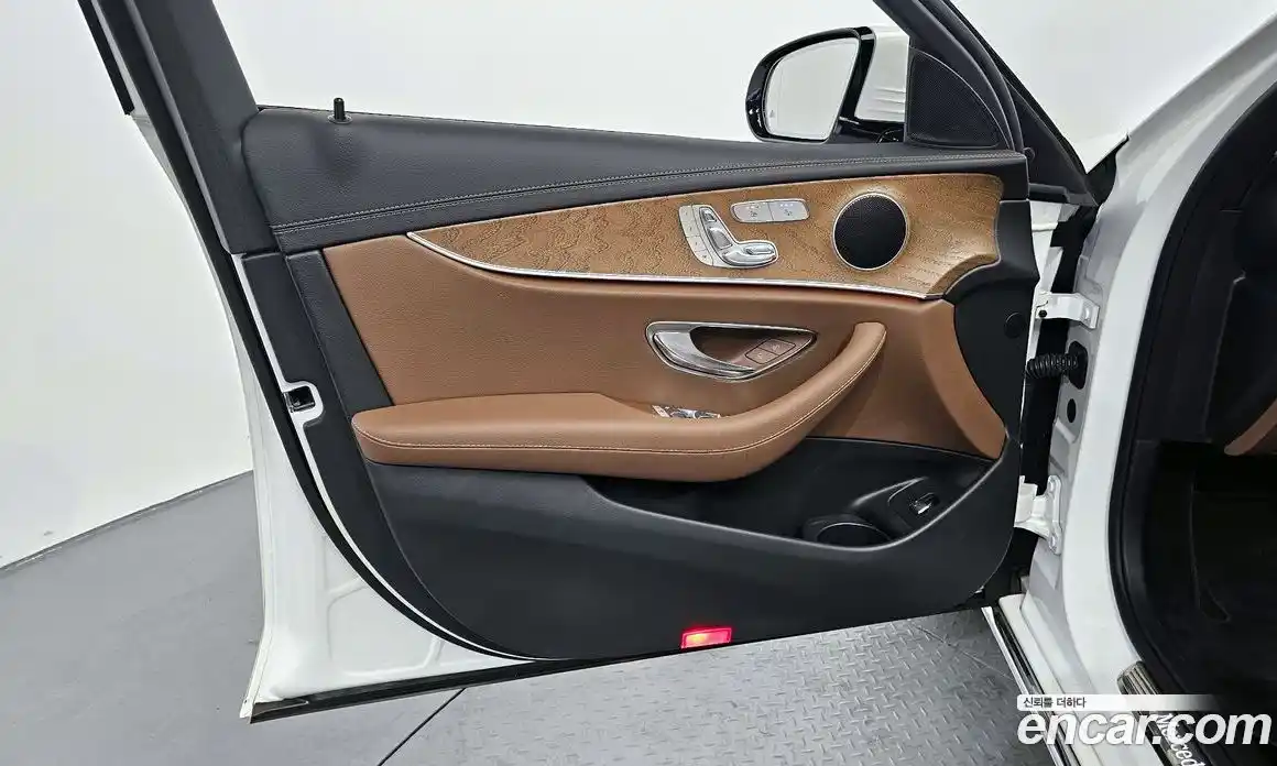 Mercedes-Benz E-Class 2021 2.0 гидро в Москве № 1321943, фото 14