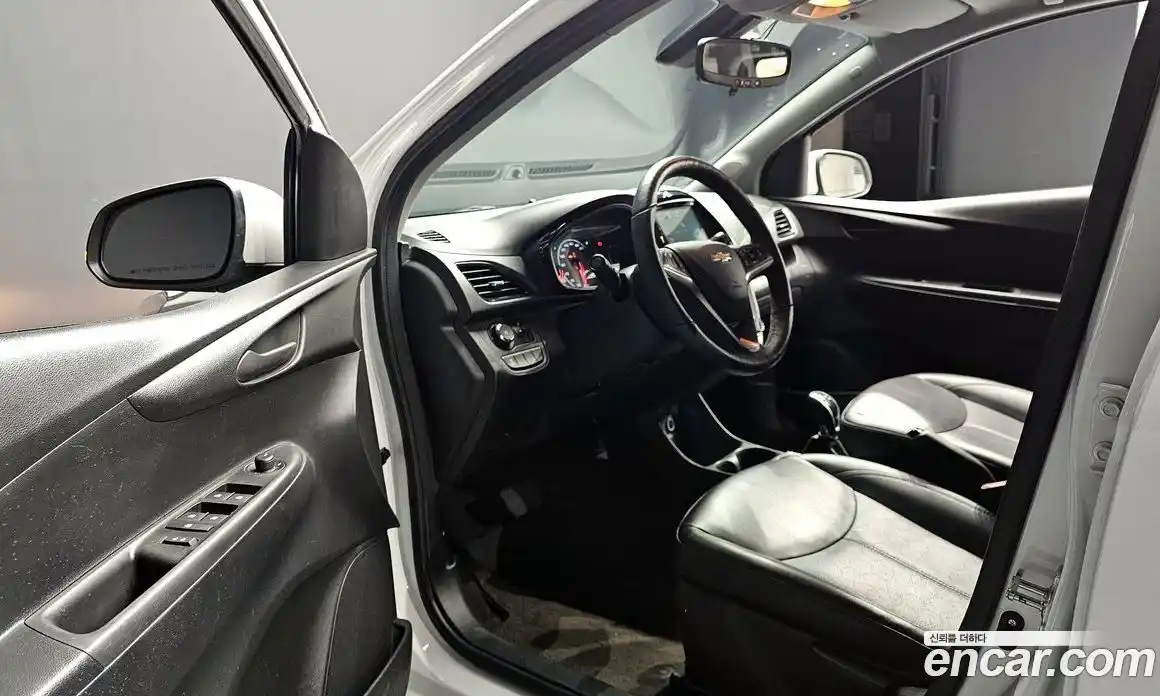 Chevrolet Spark 2017 1.0 гидро в Москве, фото 13