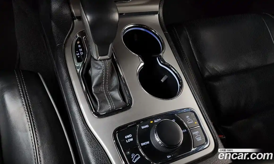Jeep Cherokee 2019 3.6 гидро в Москве № 1350633, фото 12
