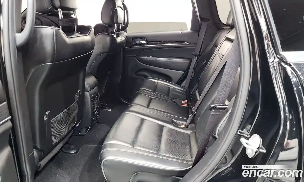Jeep Cherokee 2019 3.6 гидро в Москве № 1350633, фото 17