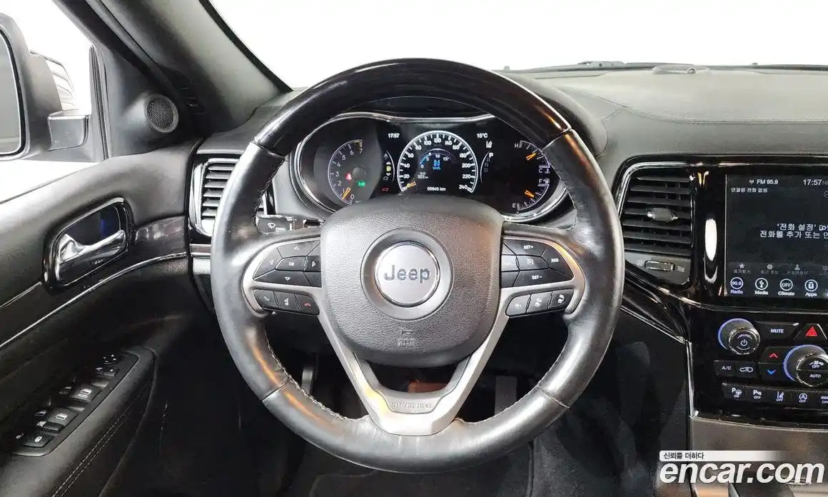 Jeep Cherokee 2019 3.6 гидро в Москве № 1350633, фото 18