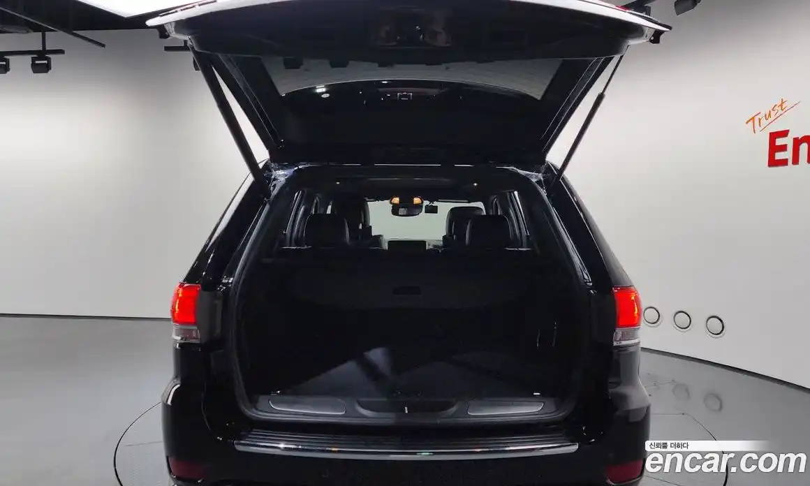 Jeep Cherokee 2019 3.6 гидро в Москве № 1350633, фото 26