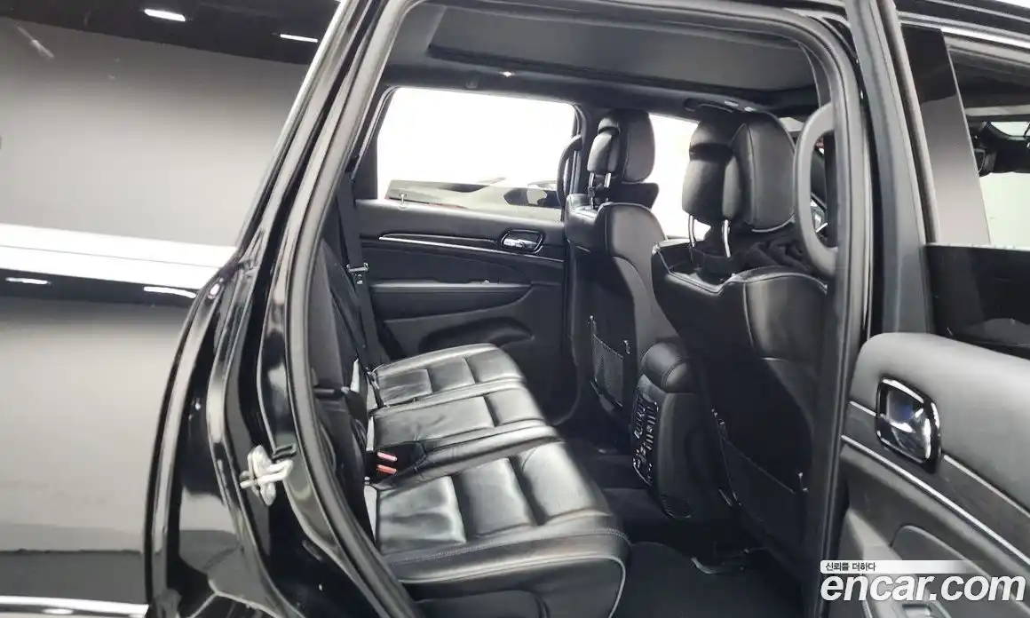 Jeep Cherokee 2019 3.6 гидро в Москве № 1350633, фото 27