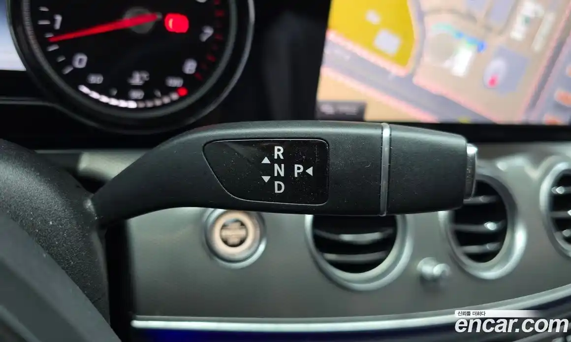 Mercedes-Benz E-Class 2018 2.0 гидро в Москве № 1403578, фото 12