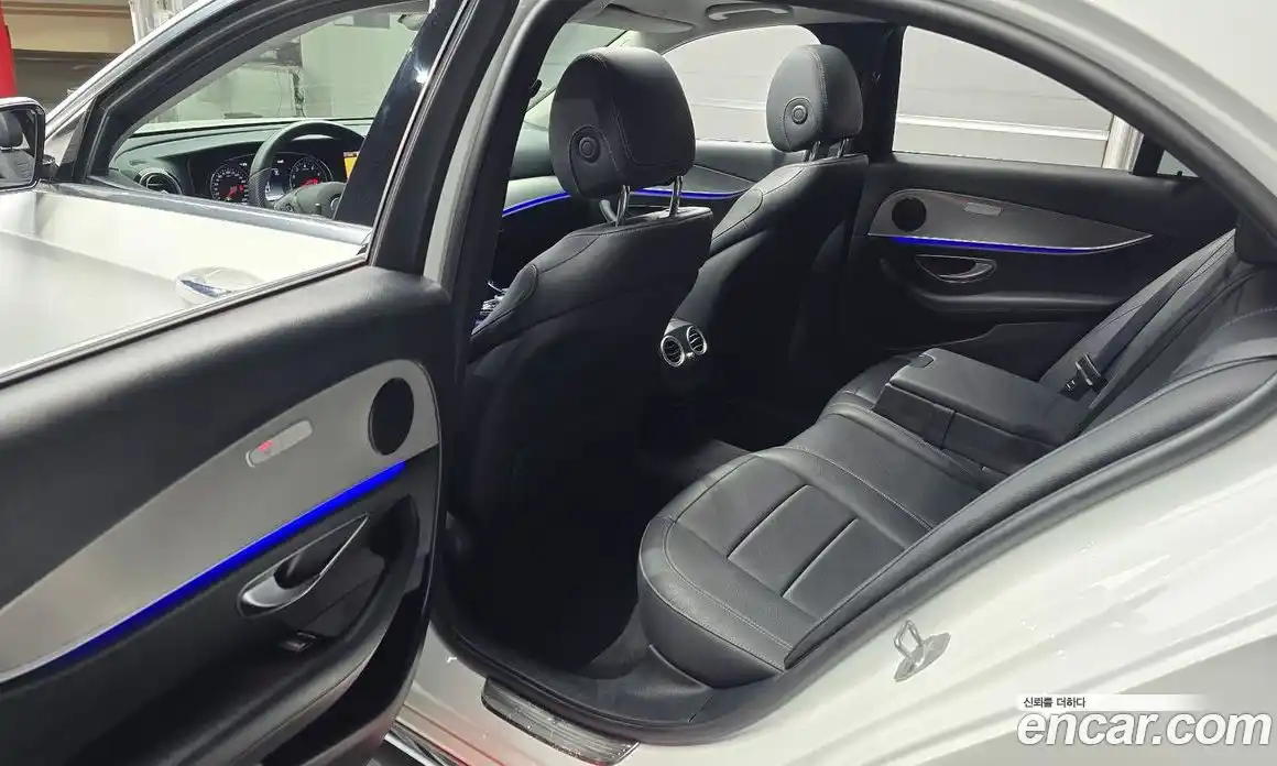Mercedes-Benz E-Class 2018 2.0 гидро в Москве № 1403578, фото 17