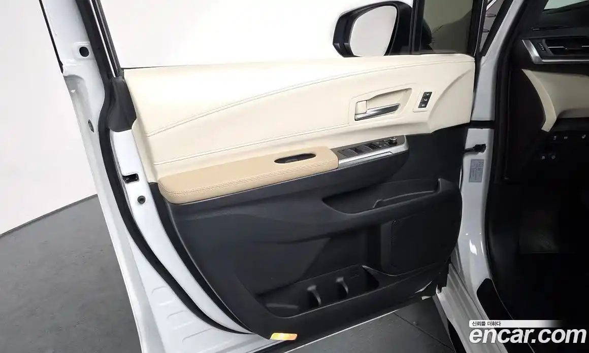 Toyota Sienna 2024 2.5 гидро в Москве № 1424454, фото 14