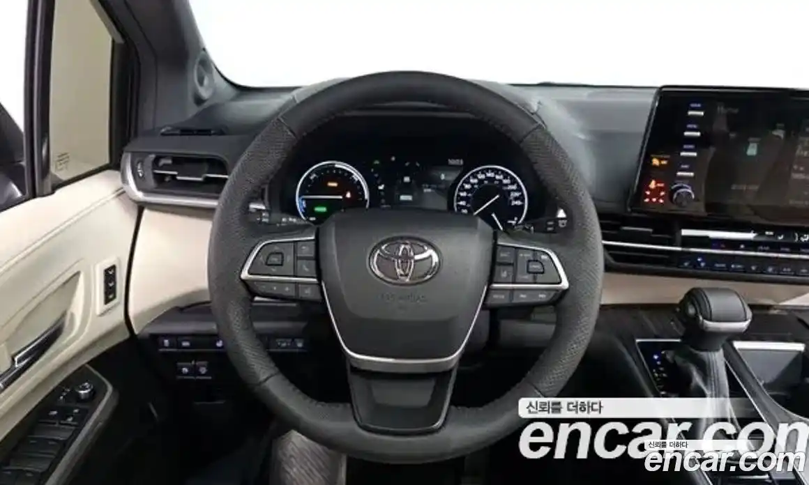 Toyota Sienna 2024 2.5 гидро в Москве № 1424454, фото 19