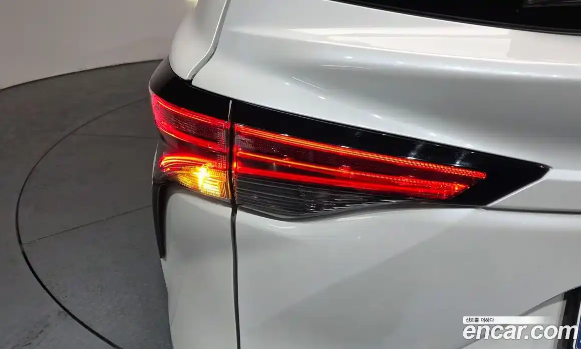 Toyota Sienna 2024 2.5 гидро в Москве № 1424454, фото 9