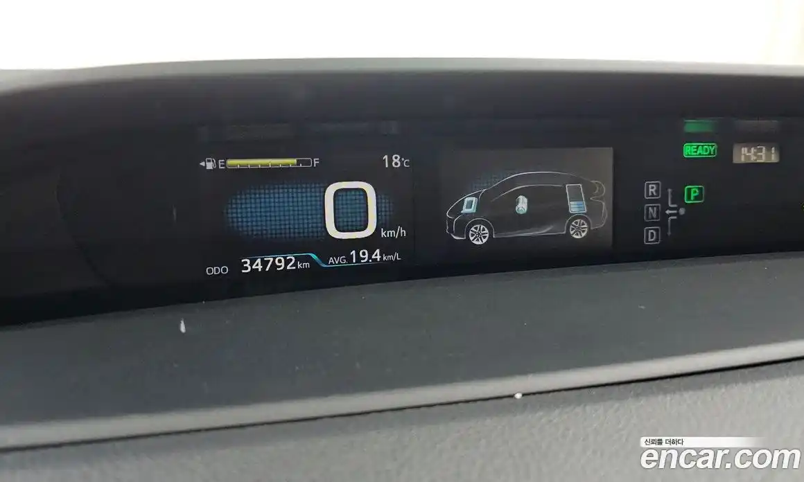Toyota Prius 2018 1.8 гидро в Москве № 1424471, фото 11