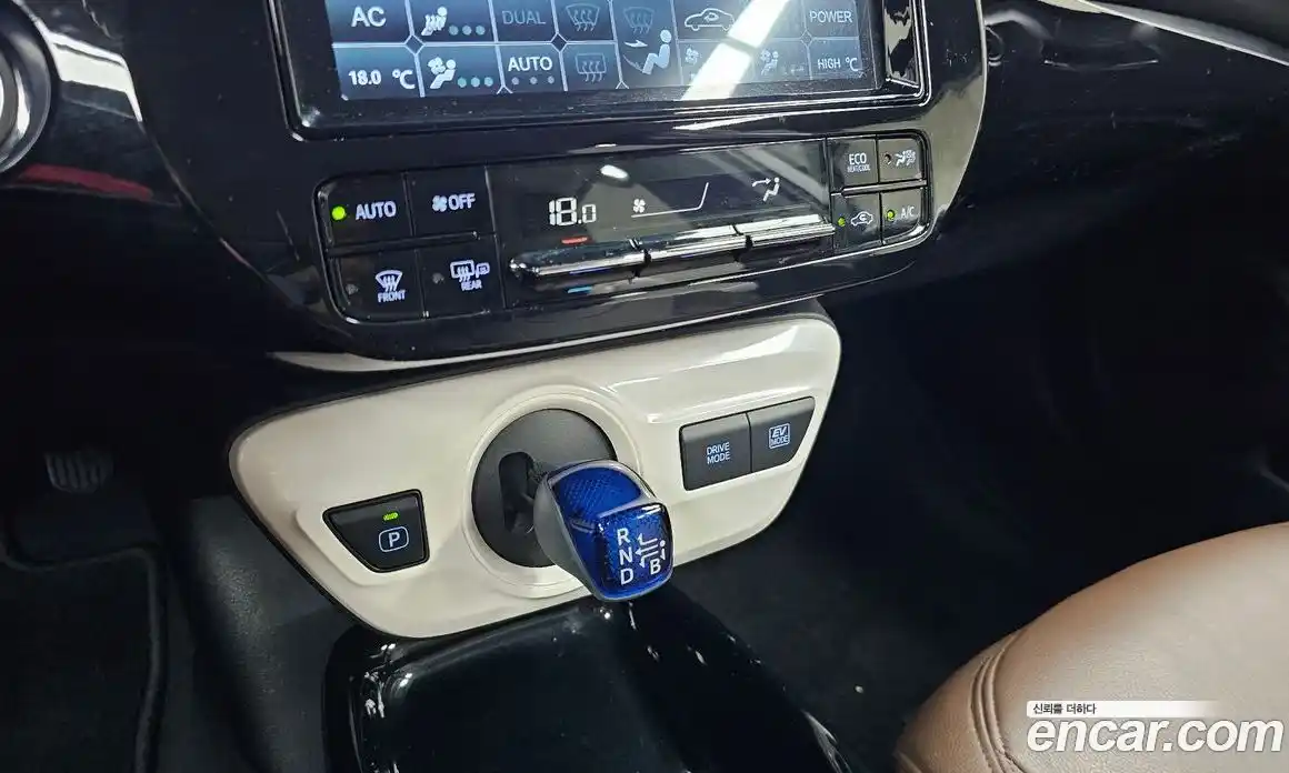 Toyota Prius 2018 1.8 гидро в Москве № 1424471, фото 12
