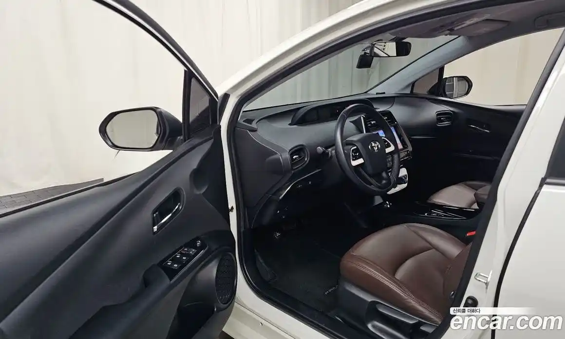 Toyota Prius 2018 1.8 гидро в Москве № 1424471, фото 13