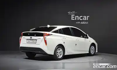 Toyota Prius 2018 1.8 гидро в Москве № 1424471, миниатюра 2