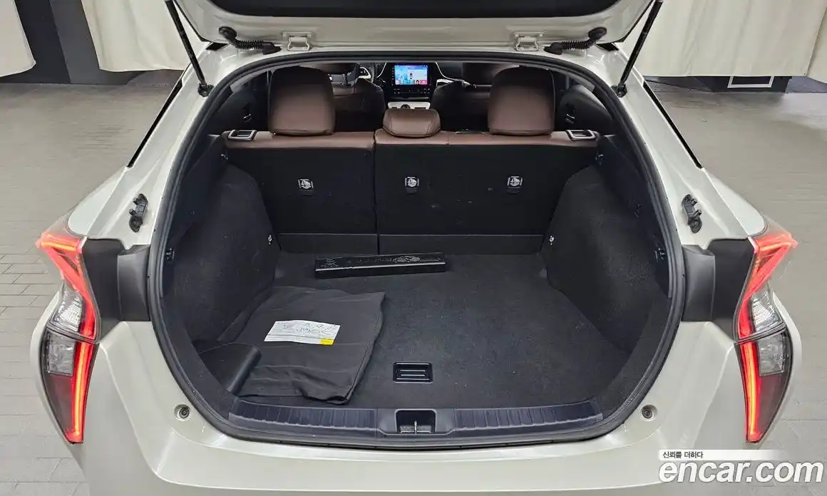 Toyota Prius 2018 1.8 гидро в Москве № 1424471, фото 26