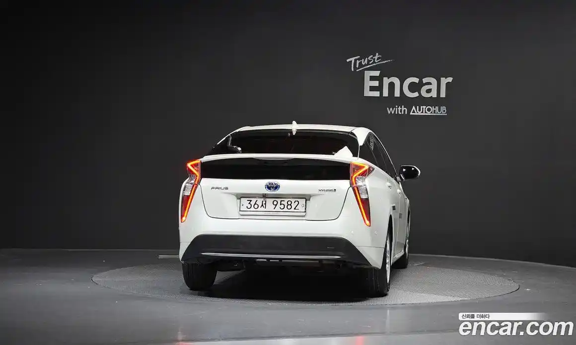 Toyota Prius 2018 1.8 гидро в Москве № 1424471, фото 4