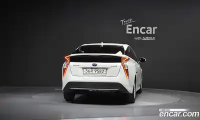 Toyota Prius 2018 1.8 гидро в Москве № 1424471, миниатюра 4