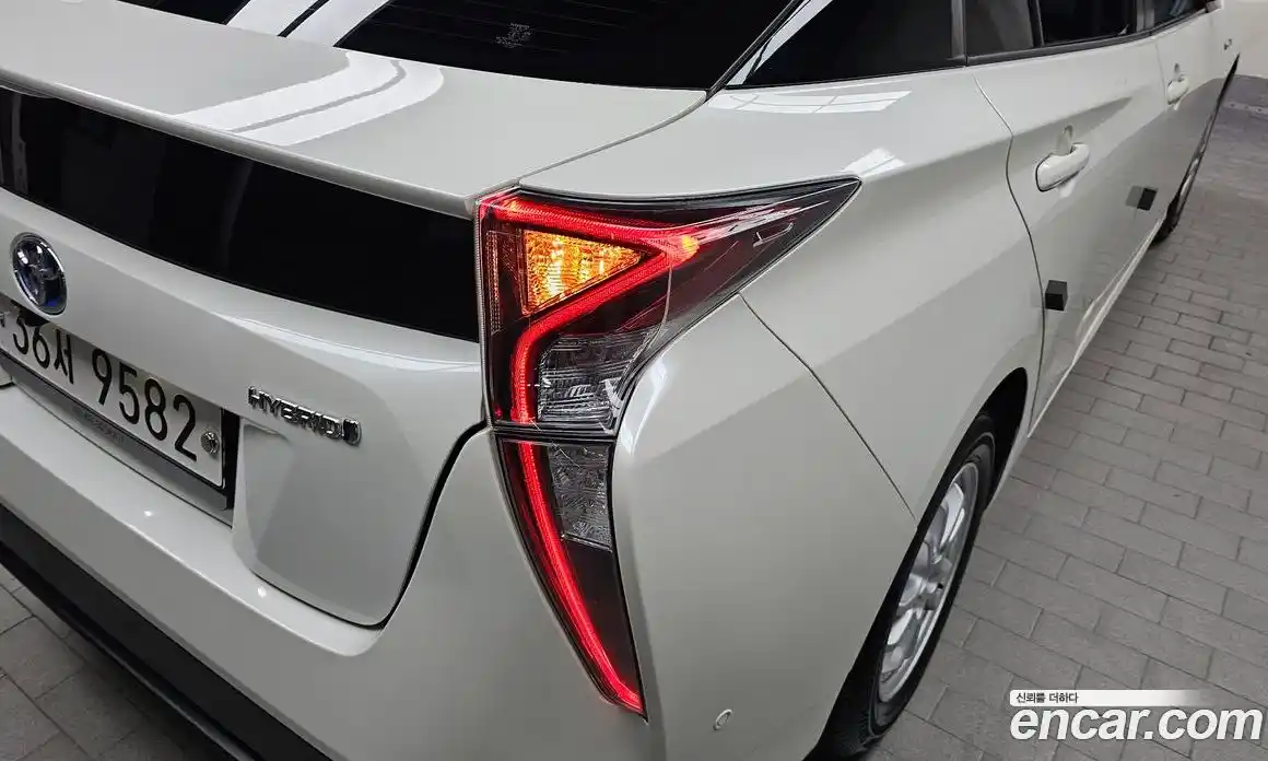 Toyota Prius 2018 1.8 гидро в Москве № 1424471, фото 9