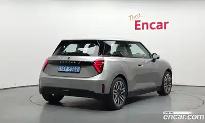Mini Cooper 2024 0.1 гидро в Москве № 1547899, миниатюра 2