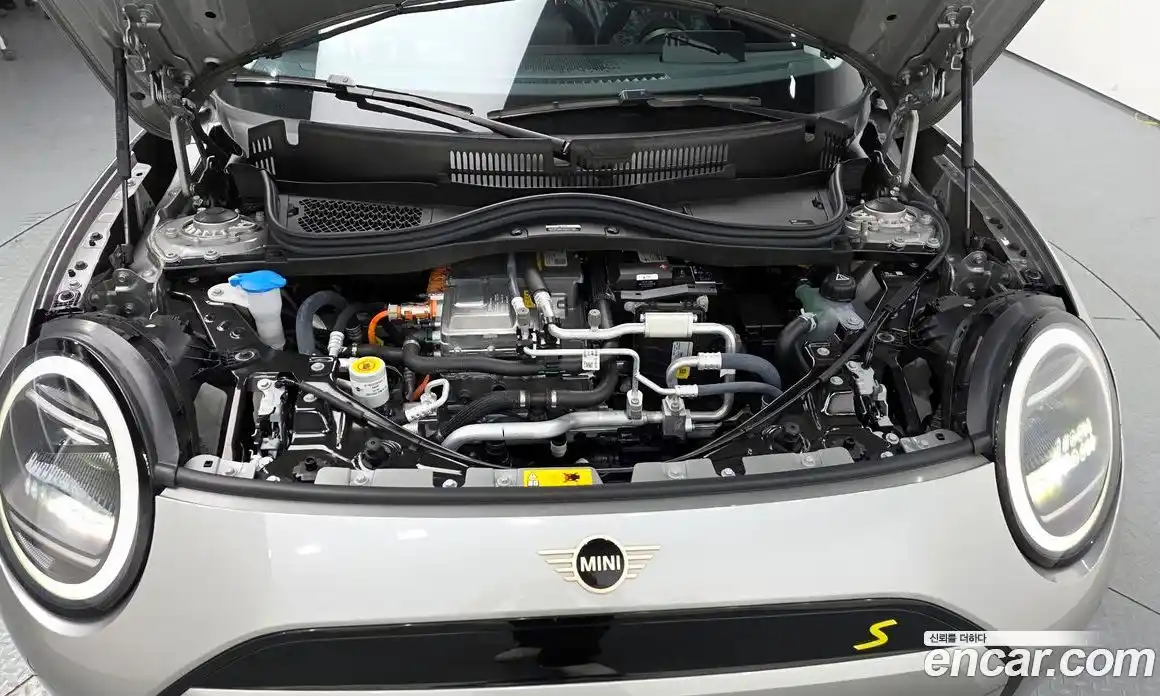 Mini Cooper 2024 0.1 гидро в Москве № 1547899, фото 6
