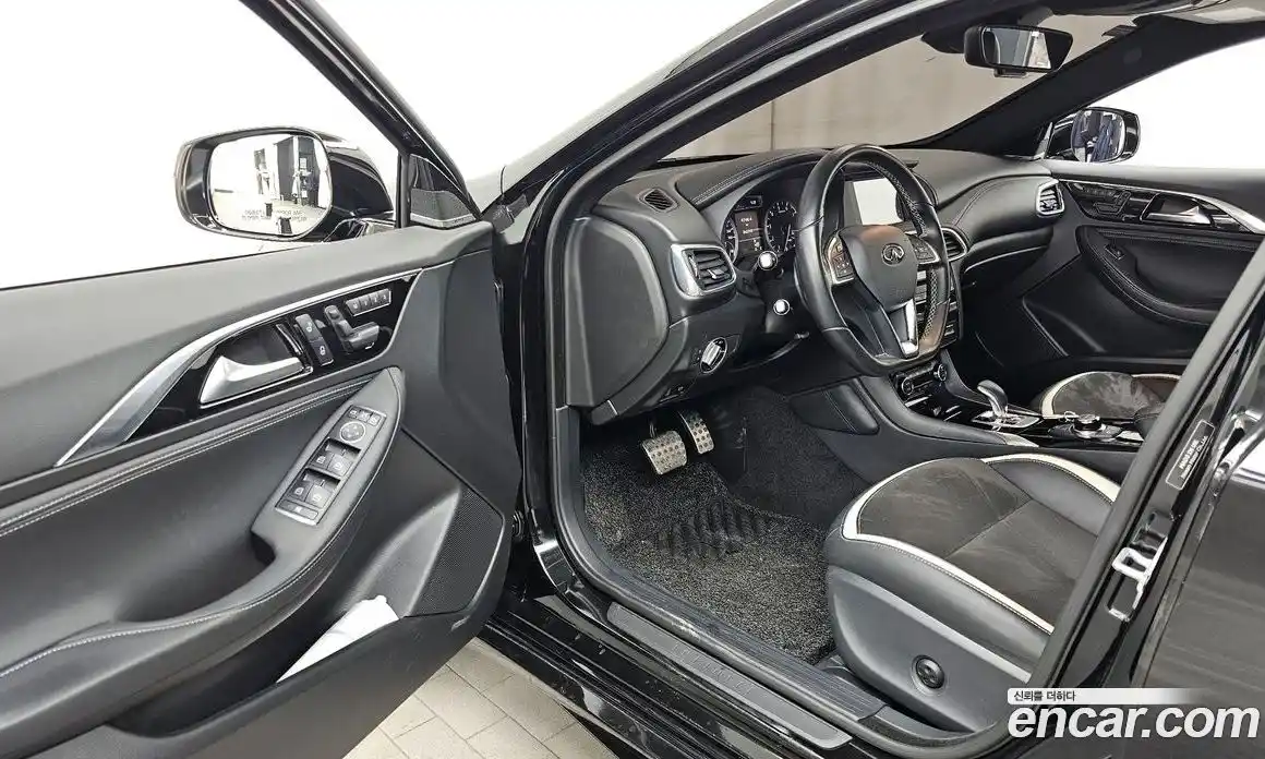 Infiniti Q30 2017 2.0 гидро в Москве № 1551028, фото 13