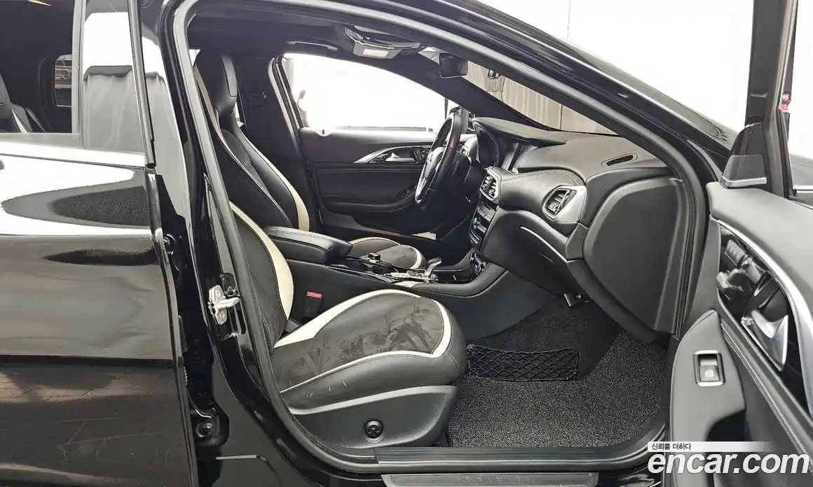 Infiniti Q30 2017 2.0 гидро в Москве № 1551028, фото 17
