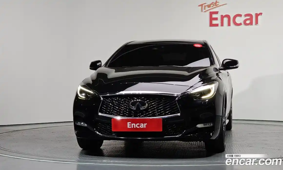 Infiniti Q30 2017 2.0 гидро в Москве № 1551028, фото 3