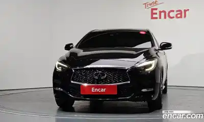 Infiniti Q30 2017 2.0 гидро в Москве № 1551028, миниатюра 3