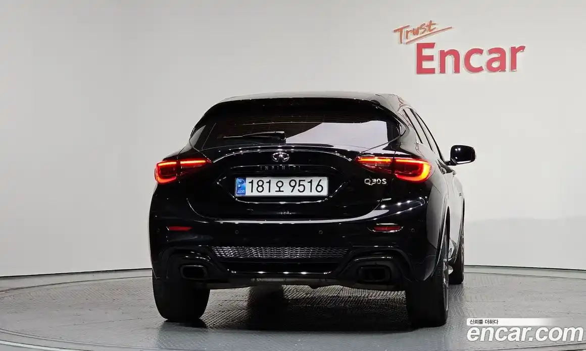 Infiniti Q30 2017 2.0 гидро в Москве № 1551028, фото 4