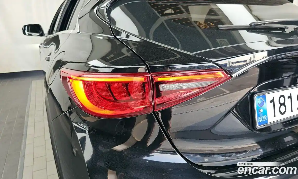 Infiniti Q30 2017 2.0 гидро в Москве № 1551028, фото 9