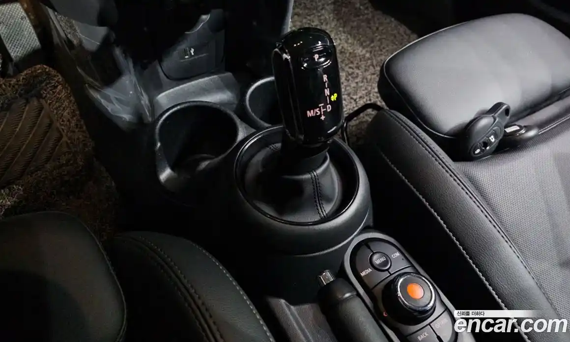 Mini Cooper 2019 1.5 гидро в Москве № 1620461, фото 12