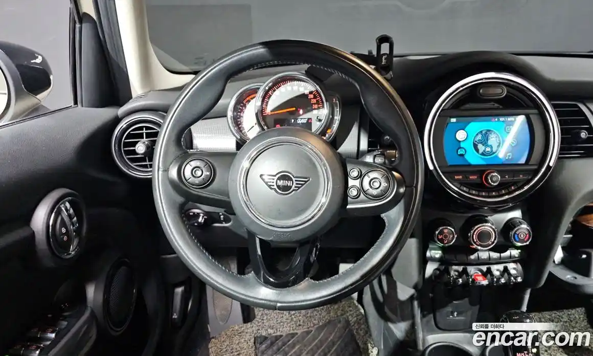 Mini Cooper 2019 1.5 гидро в Москве № 1620461, фото 20