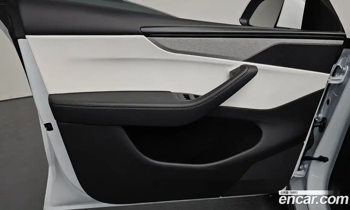 Tesla Model Y 2025 0.2 гидро, фото 13