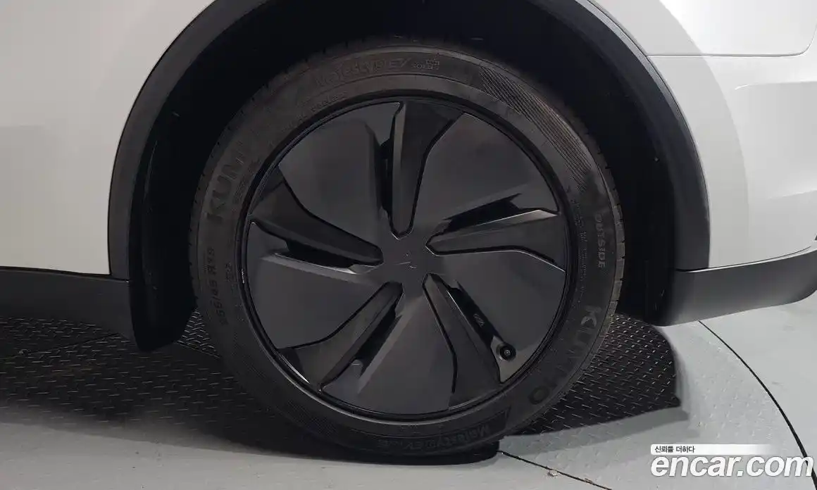Tesla Model Y 2025 0.2 гидро, фото 6