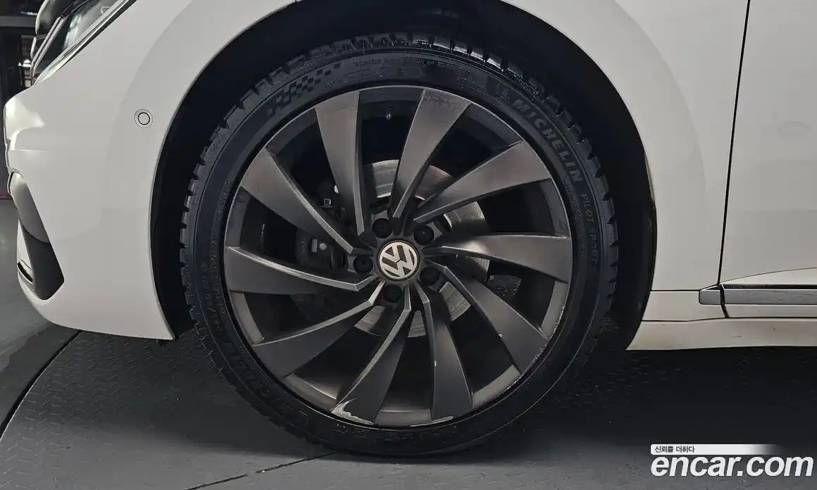 Volkswagen Arteon 2019 2.0 гидро в Москве № 1623152, фото 4