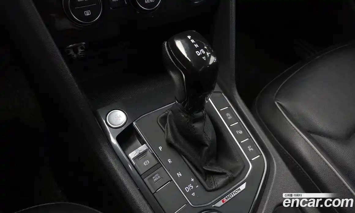 Volkswagen Tiguan 2018 2.0 гидро в Москве № 1623442, фото 12