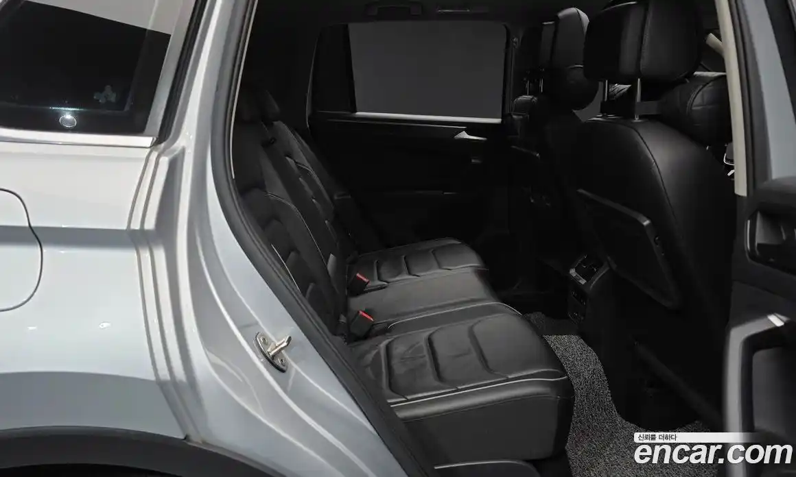 Volkswagen Tiguan 2018 2.0 гидро в Москве № 1623442, фото 17