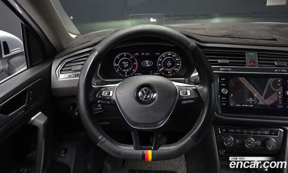 Volkswagen Tiguan 2018 2.0 гидро в Москве № 1623442, фото 19