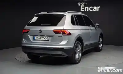 Volkswagen Tiguan 2018 2.0 гидро в Москве № 1623442, миниатюра 2