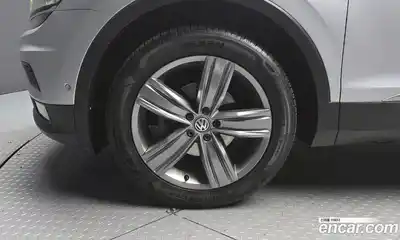 Volkswagen Tiguan 2018 2.0 гидро в Москве № 1623442, миниатюра 5