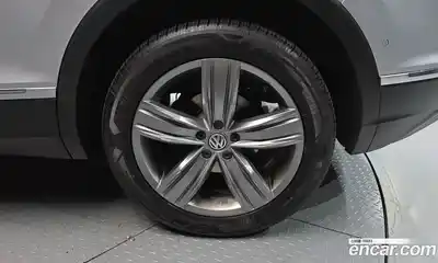 Volkswagen Tiguan 2018 2.0 гидро в Москве № 1623442, миниатюра 7