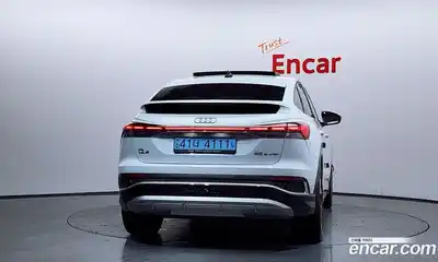 Audi Q4 e-tron 2022 0.2 гидро в Москве № 1762927, миниатюра 4
