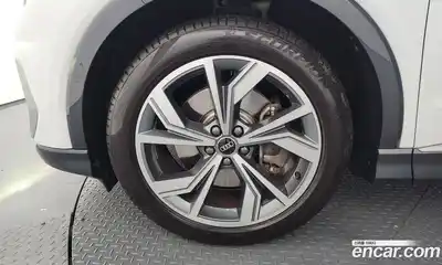 Audi Q4 e-tron 2022 0.2 гидро в Москве № 1762927, миниатюра 5