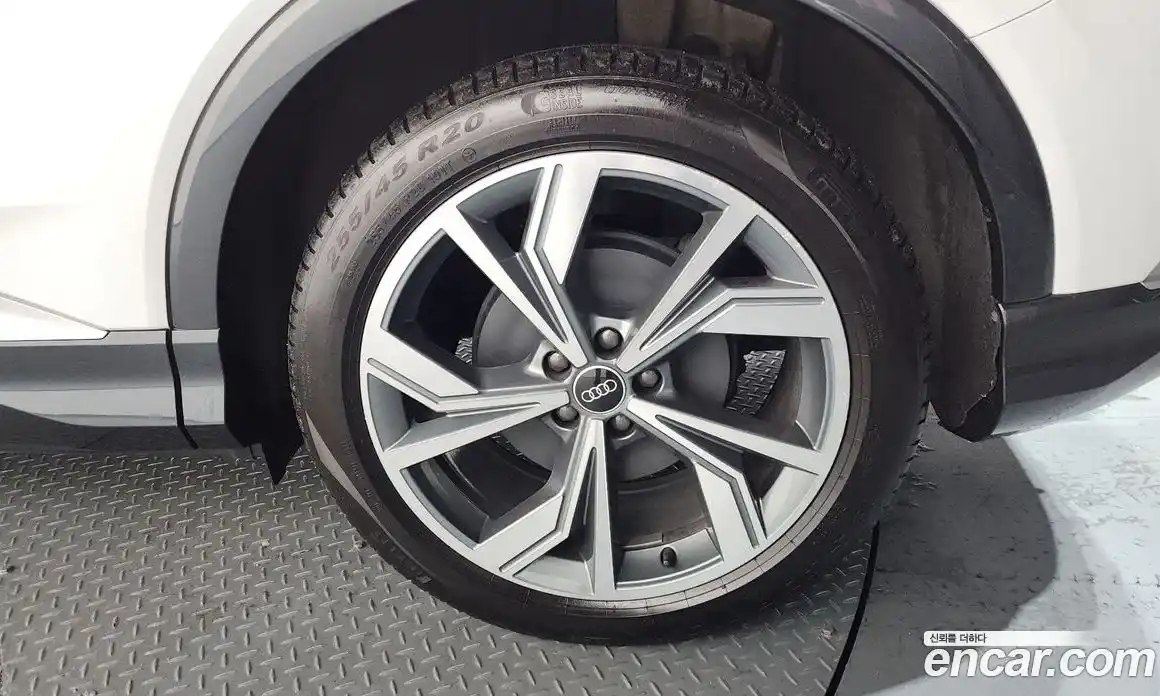 Audi Q4 e-tron 2022 0.2 гидро в Москве № 1762927, фото 7