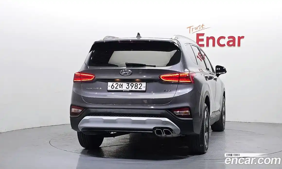 Hyundai Santa Fe 2018 2.0 гидро в Москве № 1830971, фото 4