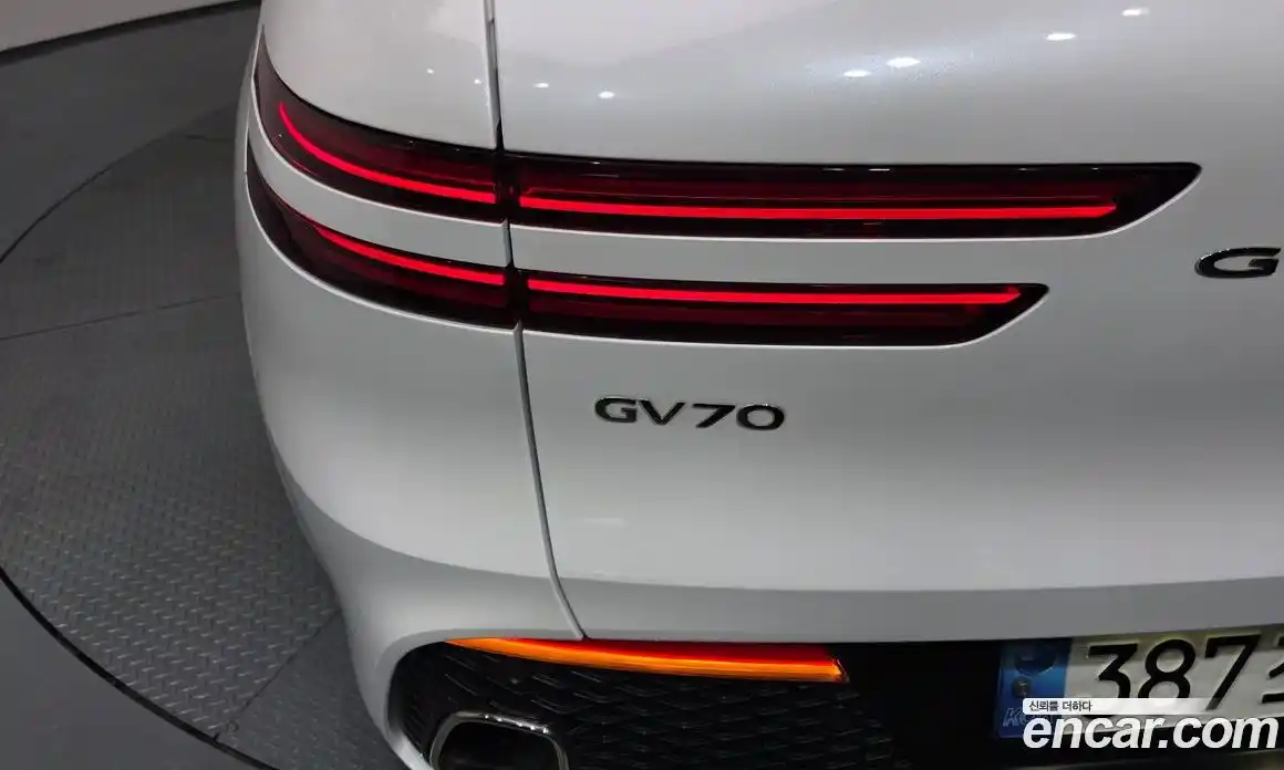 Genesis GV70 2023 2.5 гидро в Москве № 1832214, фото 9